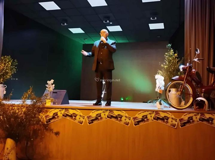 Choisissez-moi comme speaker présentateur pour les manifestations commerciales et sportives.